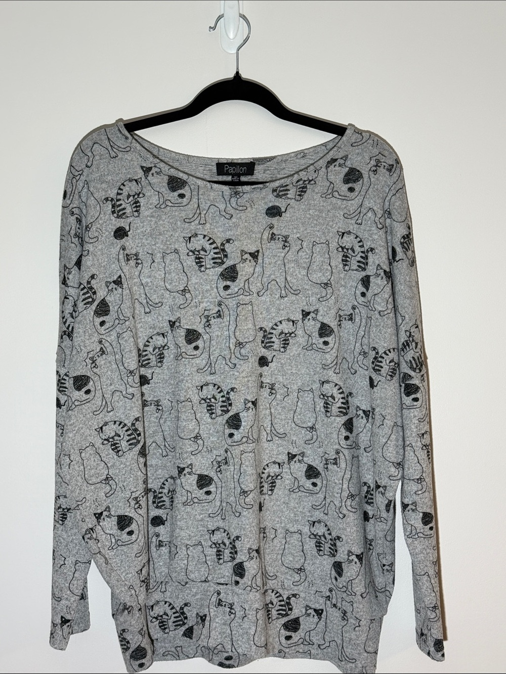 Papillon Blanc Gray Cat-Pattern Crewneck Sweater